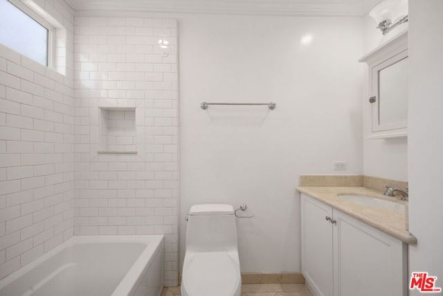 10762 Wellworth Avenue, Los Angeles, CA 90024