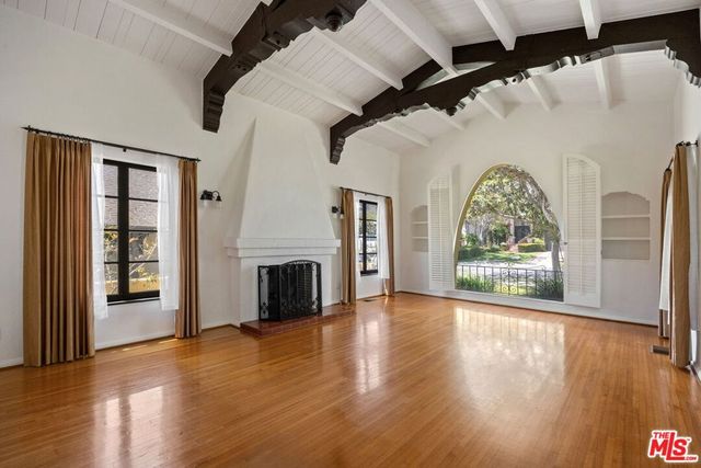 10762 Wellworth Avenue, Los Angeles, CA 90024