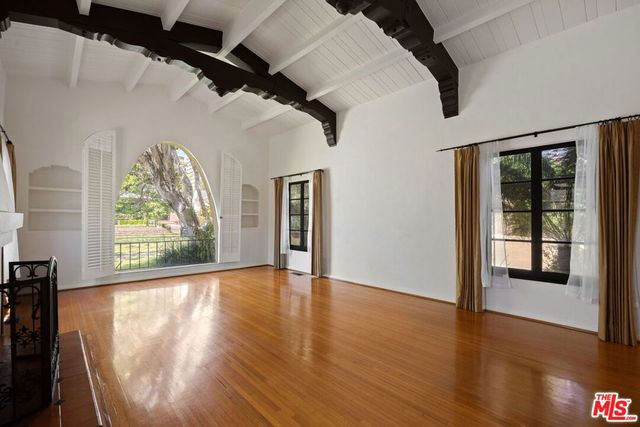 10762 Wellworth Avenue, Los Angeles, CA 90024