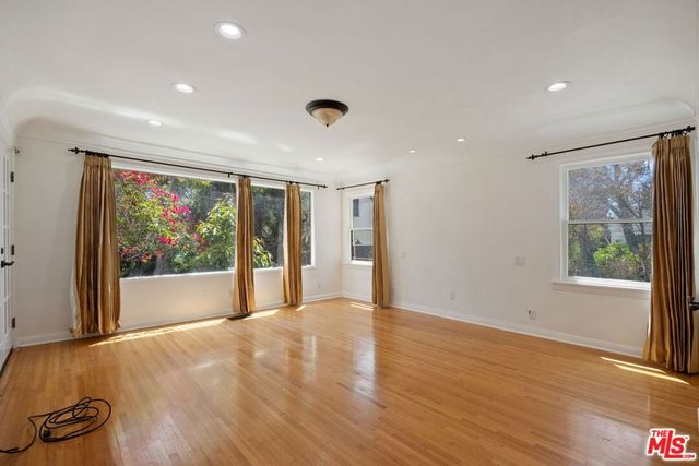10762 Wellworth Avenue, Los Angeles, CA 90024