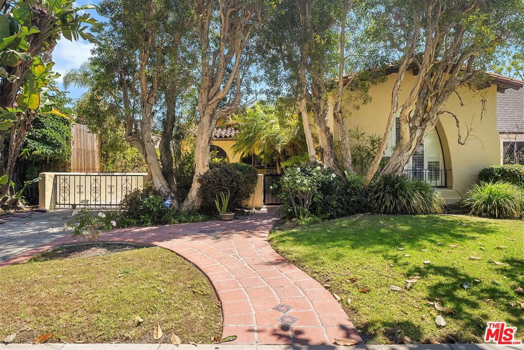 10762 Wellworth Avenue, Los Angeles, CA 90024