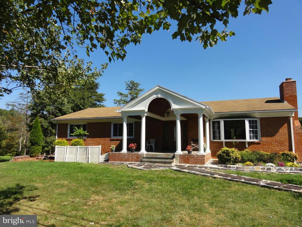 11325 BACON RACE RD, Woodbridge, VA 22192