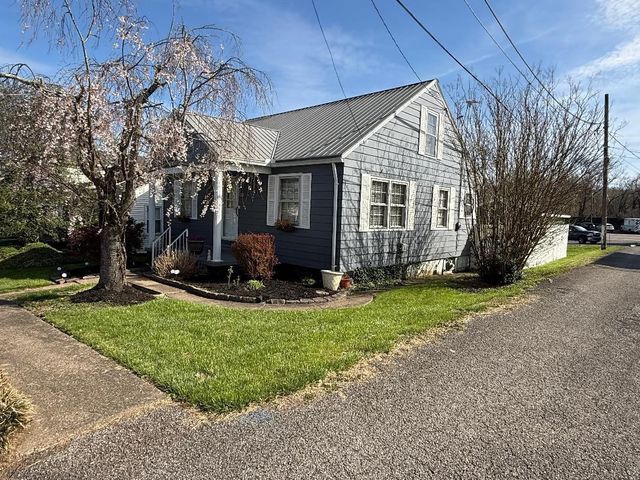 1105 B Street, Ceredo, WV 25507