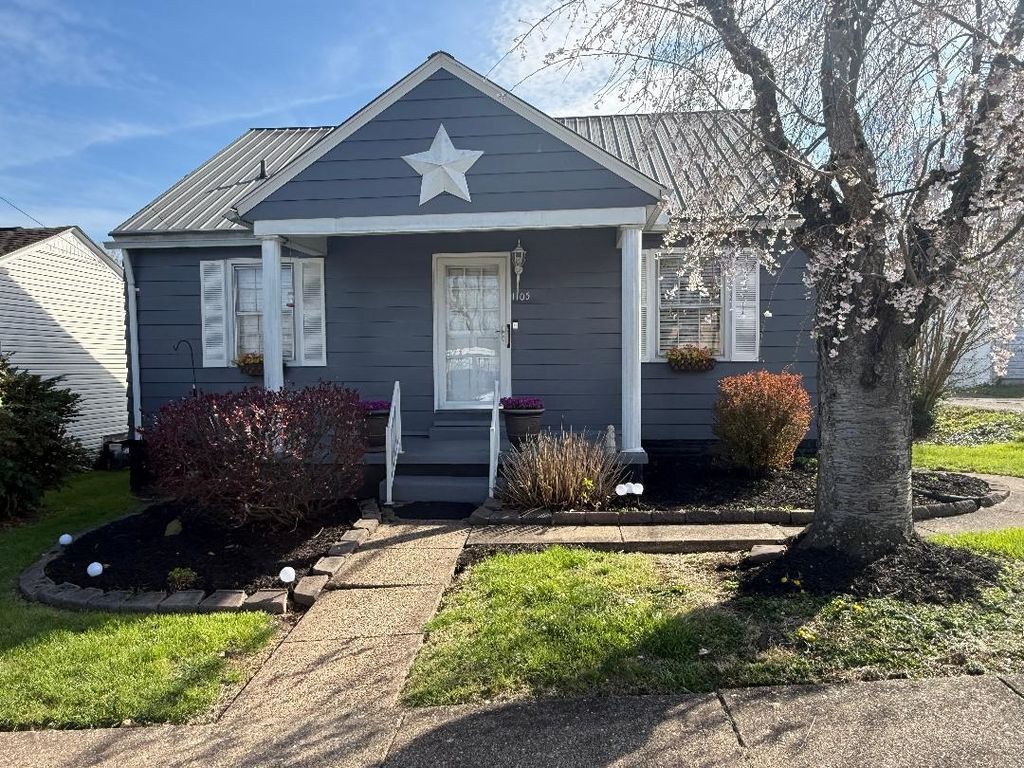 1105 B Street, Ceredo, WV 25507