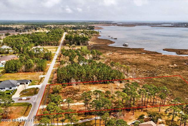 6121 Mary Mahoney Drive, Ocean Springs, MS 39564