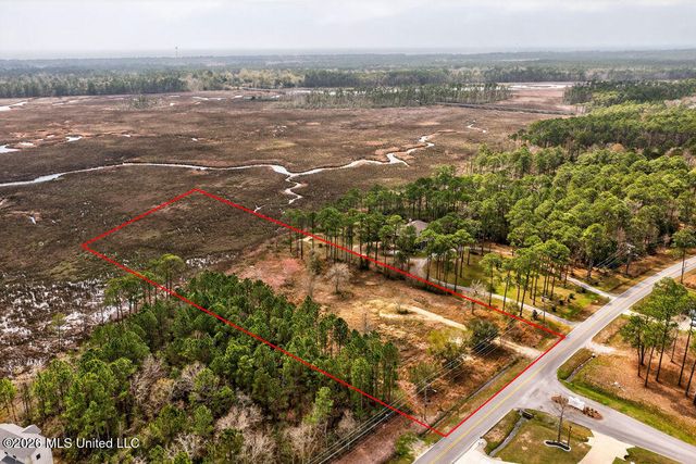 6121 Mary Mahoney Drive, Ocean Springs, MS 39564