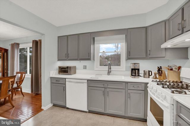 16 DICKINSON CT, New Freedom, PA 17349