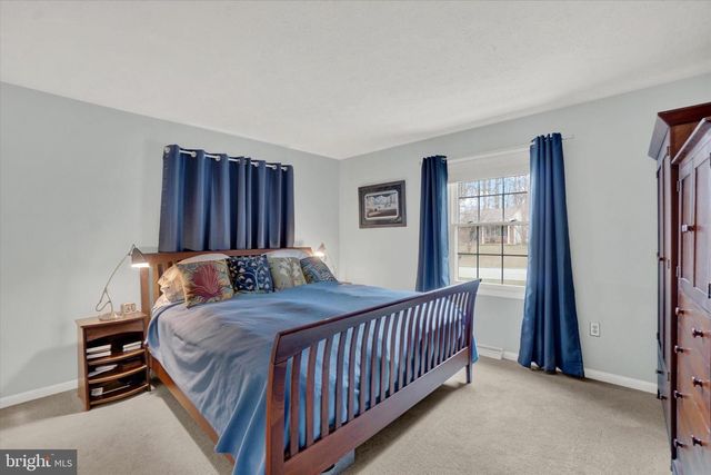 16 DICKINSON CT, New Freedom, PA 17349