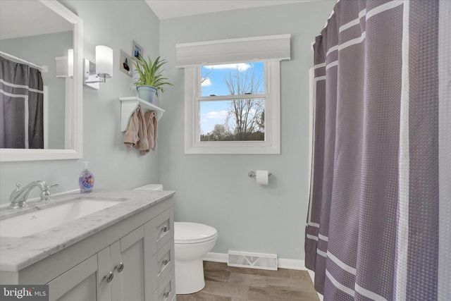 16 DICKINSON CT, New Freedom, PA 17349