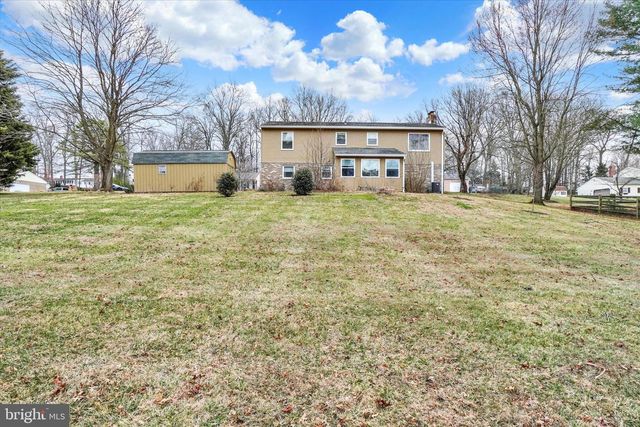 16 DICKINSON CT, New Freedom, PA 17349