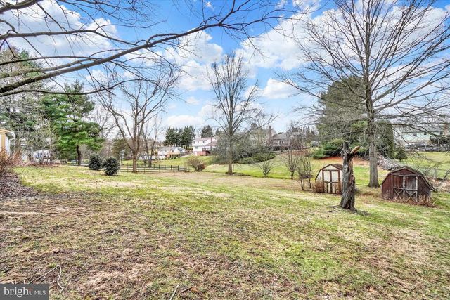 16 DICKINSON CT, New Freedom, PA 17349