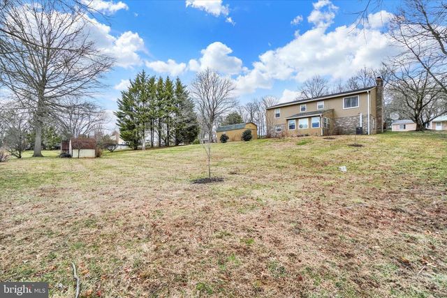 16 DICKINSON CT, New Freedom, PA 17349