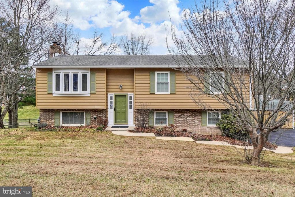 16 DICKINSON CT, New Freedom, PA 17349