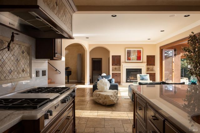 1312 Summit Dr, Calistoga, CA 94515