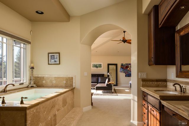 1312 Summit Dr, Calistoga, CA 94515