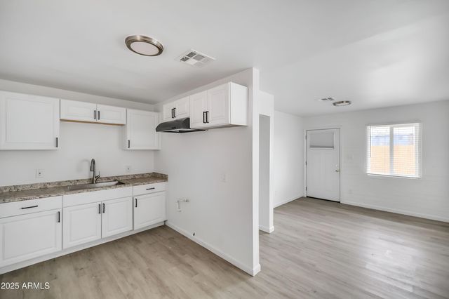 1330 W FILLMORE Street, Phoenix, AZ 85007