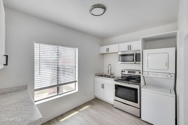 1330 W FILLMORE Street, Phoenix, AZ 85007