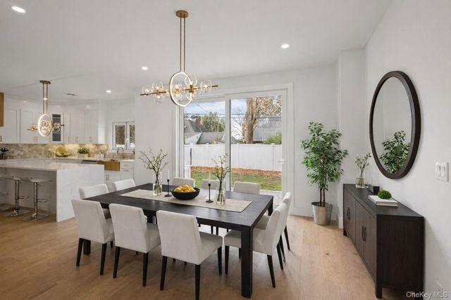 182 Friends Lane, Westbury, NY 11590