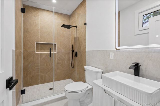 182 Friends Lane, Westbury, NY 11590