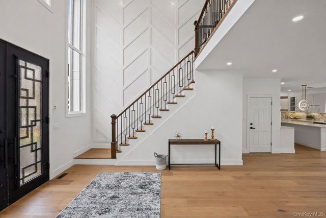 182 Friends Lane, Westbury, NY 11590