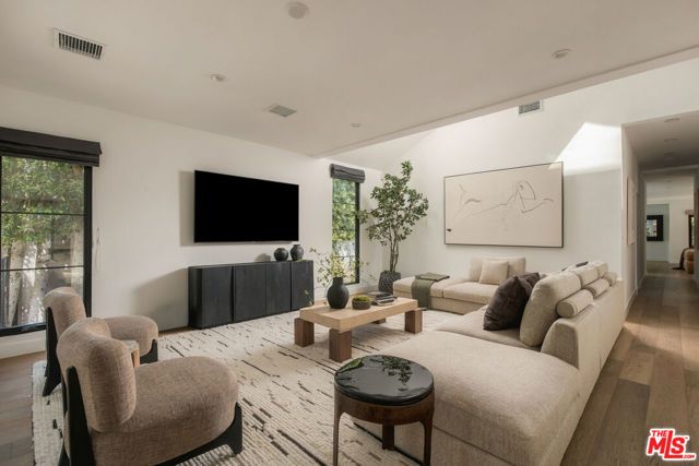343 N Alfred Street, Los Angeles, CA 90048
