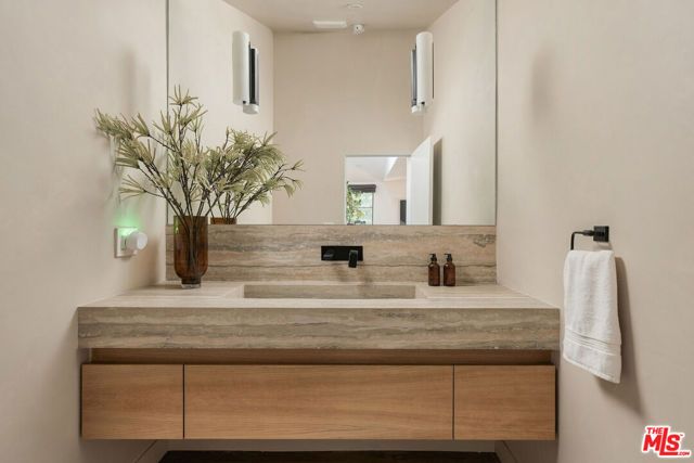 343 N Alfred Street, Los Angeles, CA 90048