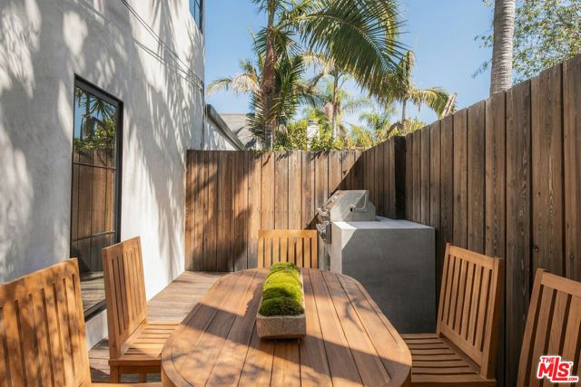 343 N Alfred Street, Los Angeles, CA 90048