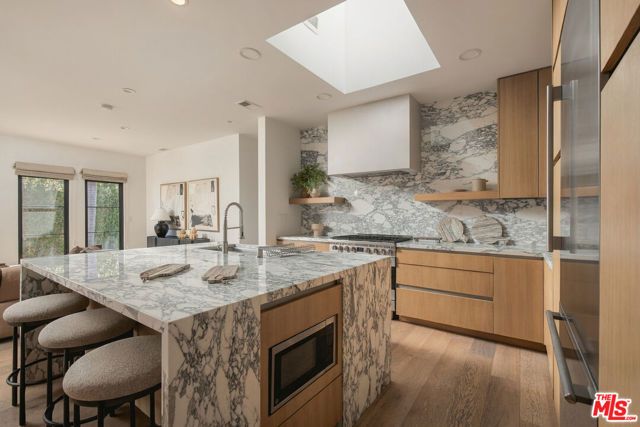 343 N Alfred Street, Los Angeles, CA 90048