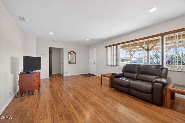 4029 S B Street, Oxnard, CA 93033