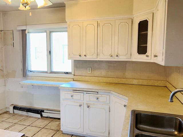 2048 Roosevelt Place, Gary, IN 46404