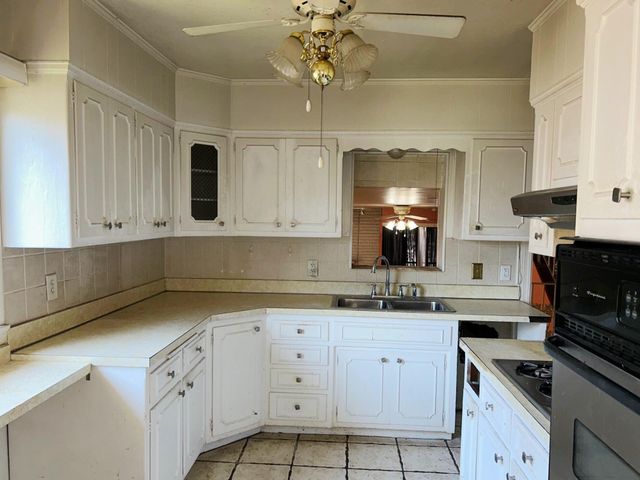 2048 Roosevelt Place, Gary, IN 46404