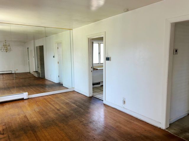 2048 Roosevelt Place, Gary, IN 46404