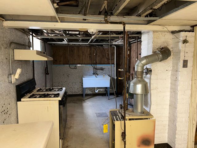 2048 Roosevelt Place, Gary, IN 46404