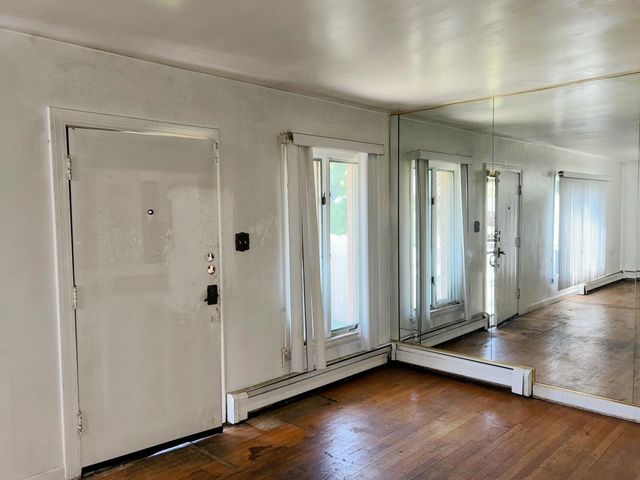 2048 Roosevelt Place, Gary, IN 46404