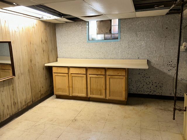 2048 Roosevelt Place, Gary, IN 46404