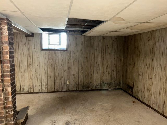2048 Roosevelt Place, Gary, IN 46404