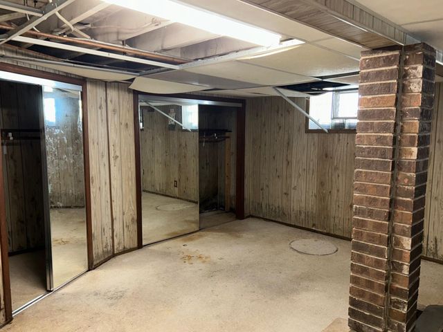 2048 Roosevelt Place, Gary, IN 46404