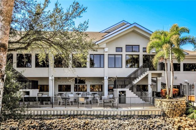 20822 Country Barn DR, Estero, FL 33928