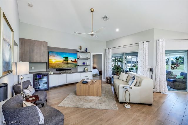 20822 Country Barn DR, Estero, FL 33928