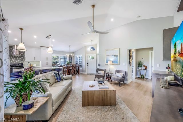 20822 Country Barn DR, Estero, FL 33928