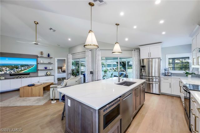 20822 Country Barn DR, Estero, FL 33928