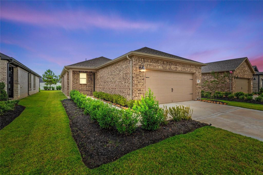 7831 Rolling Stone Drive, Fulshear, TX 77441