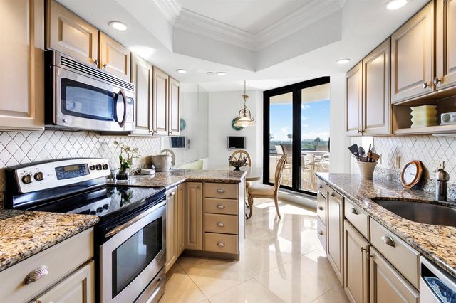 3322 Casseekey Island Road 504, Jupiter, FL 33477