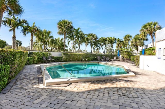 3322 Casseekey Island Road 504, Jupiter, FL 33477