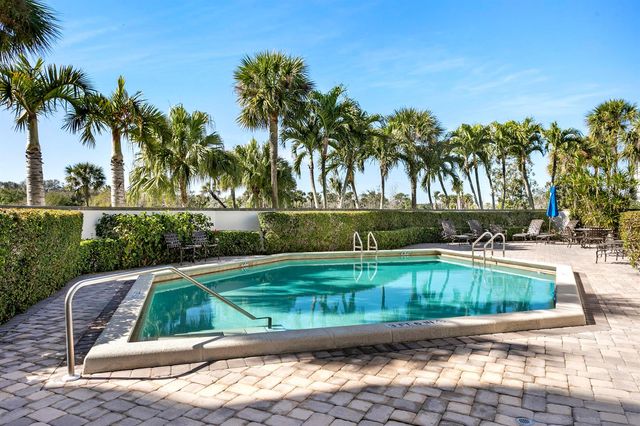 3322 Casseekey Island Road 504, Jupiter, FL 33477