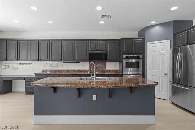 8611 Kennedy Heights Court, Las Vegas, NV 89131