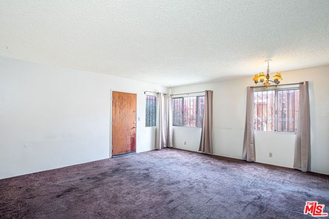 6124 S Victoria Avenue, Los Angeles, CA 90043