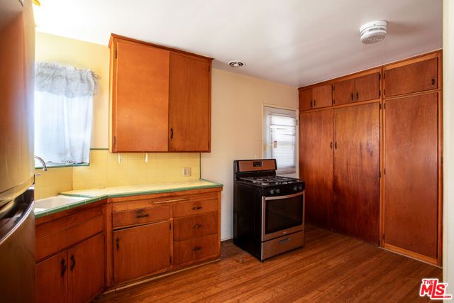 6124 S Victoria Avenue, Los Angeles, CA 90043