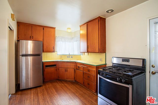 6124 S Victoria Avenue, Los Angeles, CA 90043