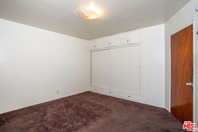 6124 S Victoria Avenue, Los Angeles, CA 90043